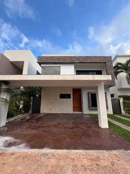 Casa en Venta/Renta, 4 Recámaras, Piscina, Lagos del Sol, Cancún Casa en Venta/Renta, 4 Recámaras, Piscina, Lagos del Sol, Cancún