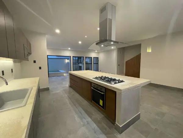 Casa en Venta, 3 Recámaras, Piscina,  Av. Chacmool, Río Residencial, Cancún