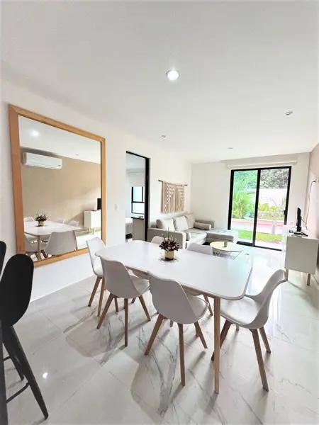 Departamento en Venta/Renta, 2 Recámaras, AMUEBLADO/EQUIPADO, Av Huayacán, Cancún