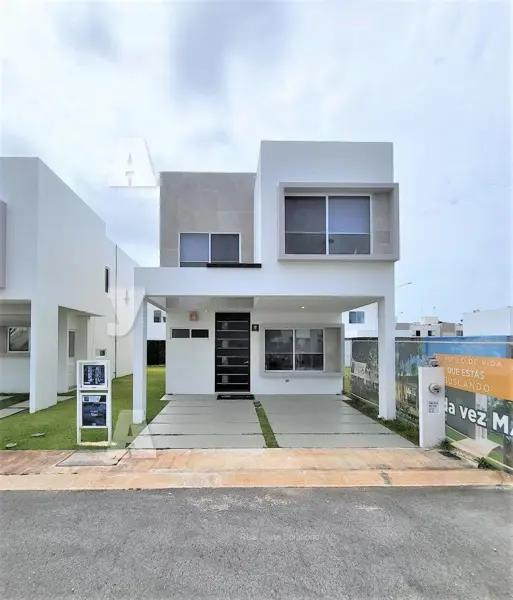 Casa en Venta, 3 Recàmaras, NONI, 2 Niveles, Jardines Sur 6, Av Huayacan x Av Chacmool, Cancún Casa en Venta, 3 Recàmaras, NONI, 2 Niveles, Jardines Sur 6, Av Huayacan x Av Chacmool, Cancún