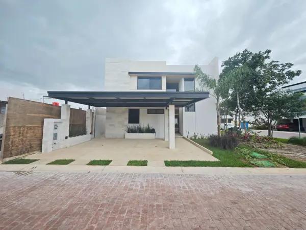 Casa en Venta, 4 Recámaras, NUEVA A ESTRENAR, Piscina, Via Cumbres, Av Huayacán, Cancún