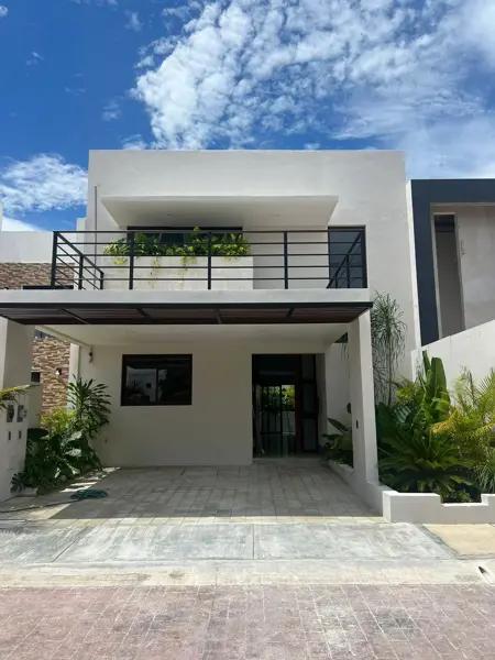 Casa en Venta, 4 Recámaras, 4 Baños, Piscina, Residencial Rio by Cumbres, Cancún