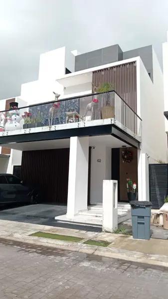 Casa en Venta, 4 Recámaras, AMUEBLADA, excelentes acabados, Aqua, Avenida Huayacán, Cancún