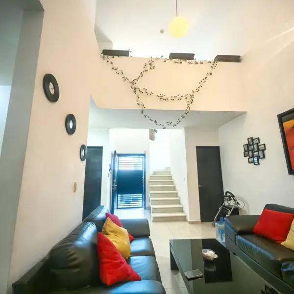 Casa en Venta, 3 Recámaras AMUEBLADA, Av 135, Bahía Dorada, Polígono Sur, Cancún