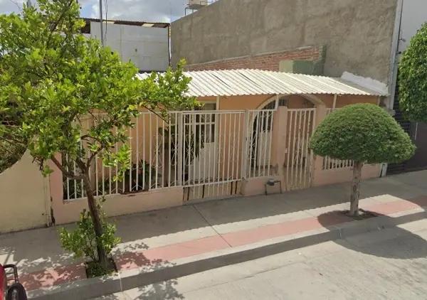 CASA DE 3 RECAMARAS A PRECIO DE REMATE UBICADA EN  LEON DE LOS ALDAMA, LEON GUANAJUATO.