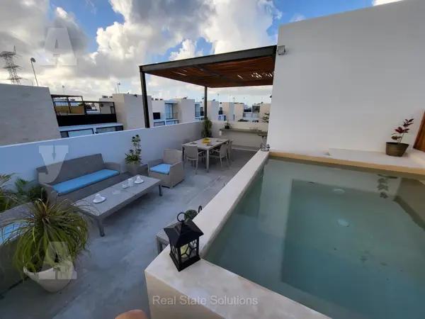 Casa Nueva en PRE venta, 3 Recámaras, 2 Niveles, Piscina, 10.2 m2 en  Roof Top, Playa del Carmen