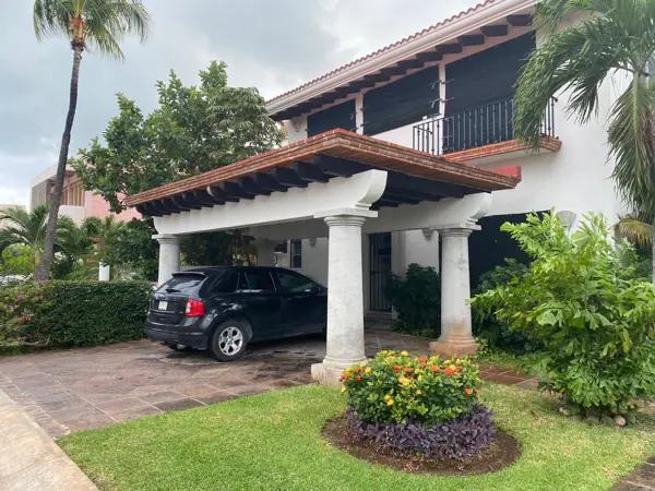 Casa en Venta, 3 Recámaras, Paneles Solares, Oficina, Sala TV, Isla Dorada, Cancún Casa en Venta, 3 Recámaras, Paneles Solares, Oficina, Sala TV, Isla Dorada, Cancún