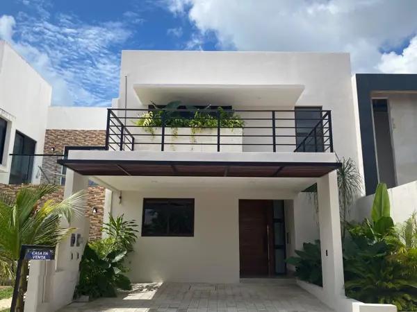 Casa en Venta, 4 Recámaras, NUEVA, Piscina, Rio Residencial, Av Chacmool, Cancún