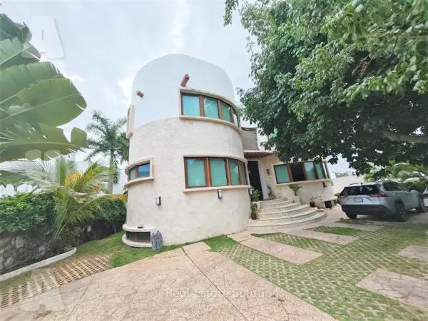 Casa en Venta, 5 Recámaras, 23 Paneles Solares, Canales de Puerto Cancún Casa en Venta, 5 Recámaras, 23 Paneles Solares, Canales de Puerto Cancún