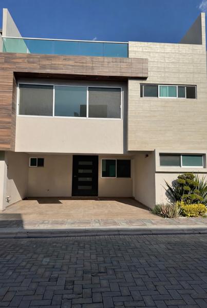 Venta de Casa en Fraccionamiento Arboreto, San Pedro Cholula