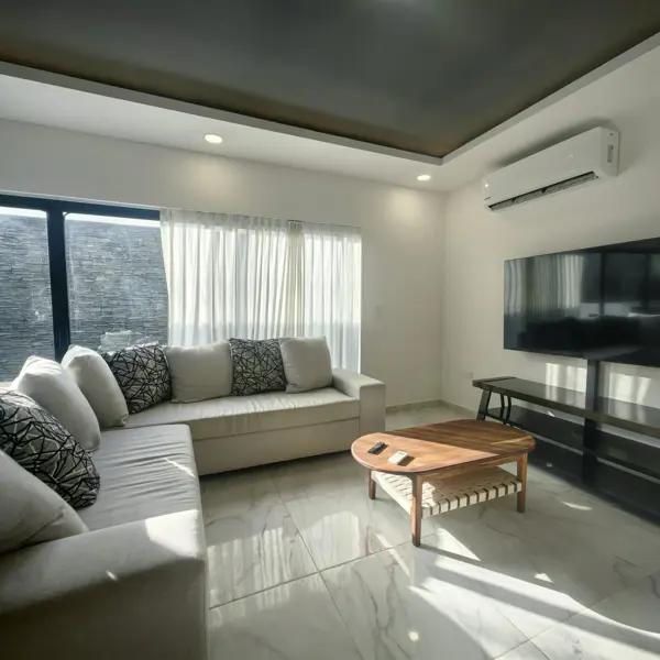 Casa en Renta en Rio by Cumbres, amueblada, 4 recamaras, con paneles solares, Cancun, Quintana Roo