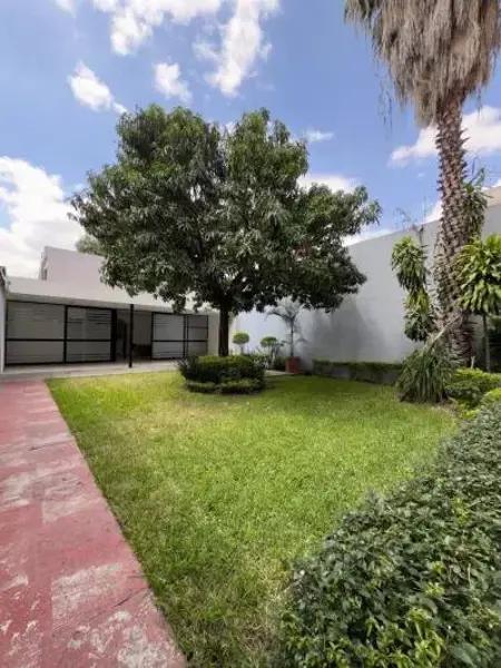 Preciosa casa para OFICINA 
Americana 
Guadalajara