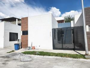 Casa en renta en Privada Encinales, Ramos Arizpe, Coahuila de Zaragoza
