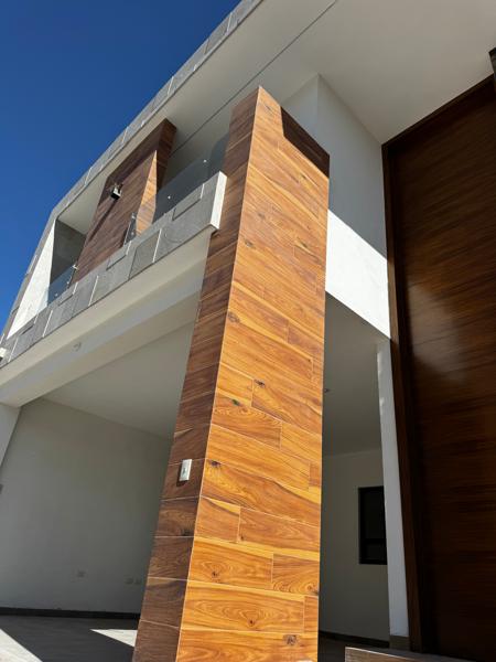 Residencia en Venta en Sector Viñedos con Recámara Planta Baja