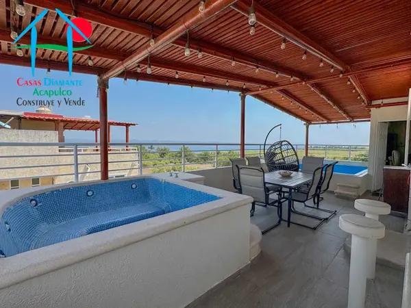 Depa con 3 recámaras y roof garden privado equipado con 2 jacuzzis y barra-bar