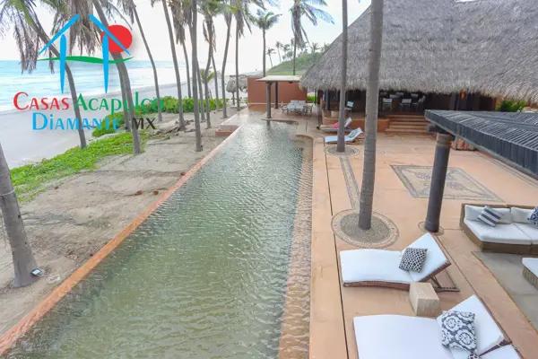 Casa en Tres Vidas, en renta vacacional con Alberca Y Acceso Directo A La Playa