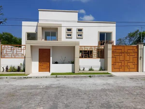 Casa en venta de dos niveles con vista al club de golf en Paraiso Tlahuica, Morelos Casa en venta de dos niveles con vista al club de golf en Paraiso Tlahuica, Morelos