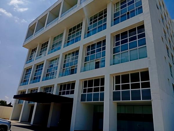 MODERNO DEPARTAMENTO DE UNA PLANTA SOBRE AV TECNOLÓGICO, ACABADOS DE LUJO Y AMENIDADES