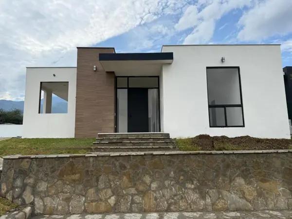 Casa en Fraccionamiento San Eugenio en Allende - Con alberca para estrenar Casa en Fraccionamiento San Eugenio en Allende - Con alberca para estrenar