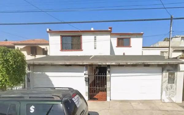 Casa en Venta en Tijuana, cerca de la frontera, 4 recamarás y amplio patio.
