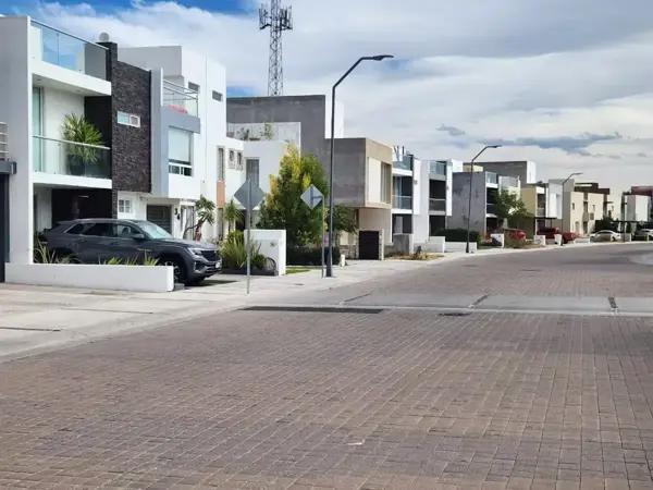 Casa residencial en venta en Cañadas del Arroyo, Corregidora - Oportunidad