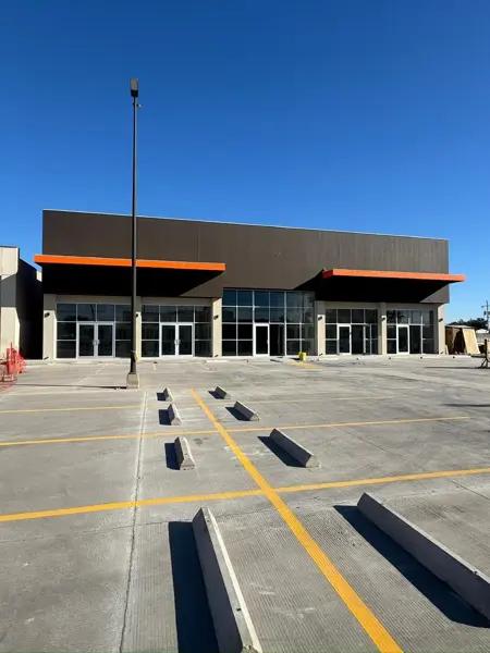Local en Renta de 110 m2 - Nuevo en Plaza Vidaurri