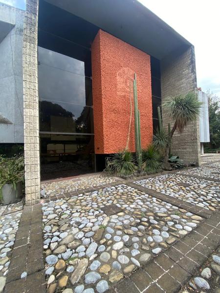 Edifico en renta - Lomas de Tarango