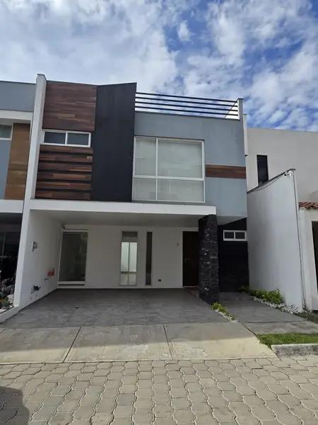 Casa muy amplia en RENTA zona Cholula, atrás de Plaza San Diego entre Periférico y Forjadores