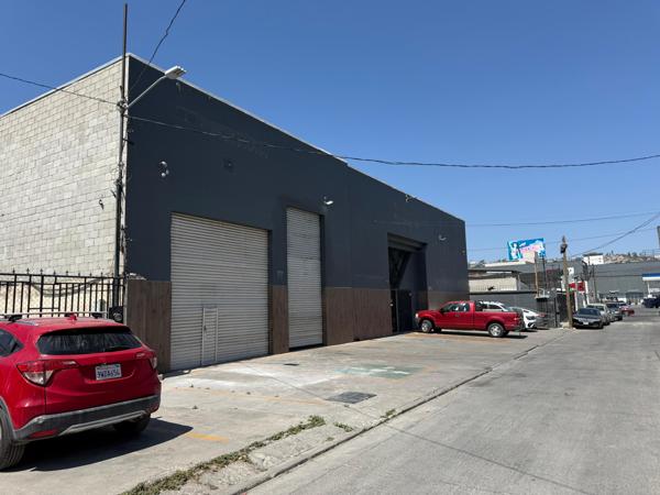 BODEGA EN RENTA 1400m2