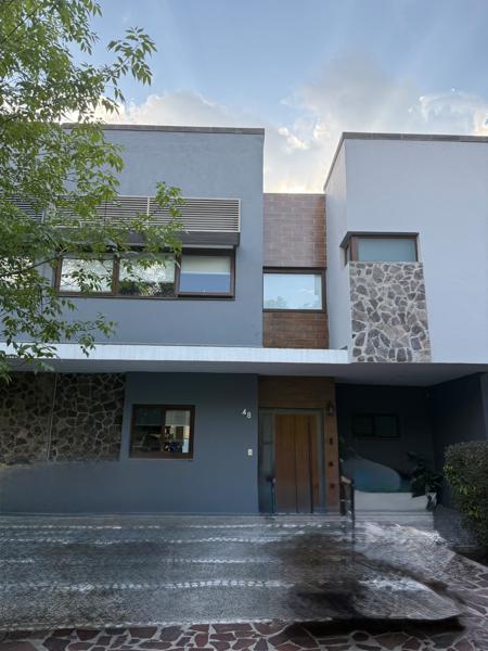 Casa en Renta en Altozano, Querétaro con Jardín y Balcón