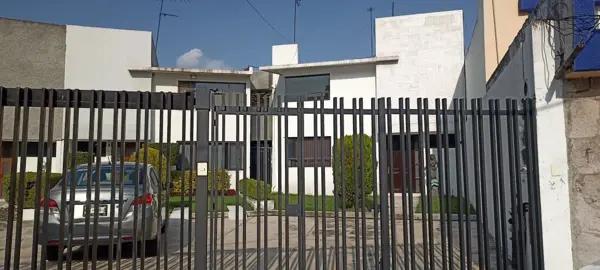 Casa en Venta en Arcos del Alba | 3 Recámaras, Jardín y Seguridad
