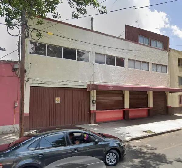 Local Comercial de 525  m2 de terreno   dos niveles  amplio frente 15 m