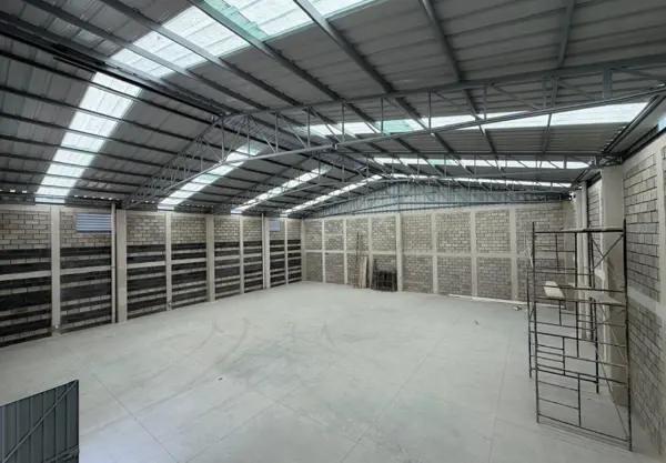 BODEGA EN RENTA EN LOS MANANTIALES, MORELIA