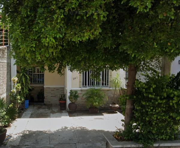 Casa en venta en Lázaro Cárdenas, Michoacán de Ocampo con 3 recámaras y 2 baños