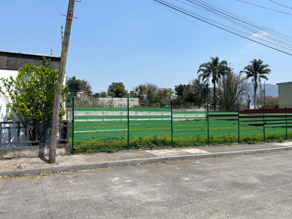 Terreno para conjunto habitacional o bodega.