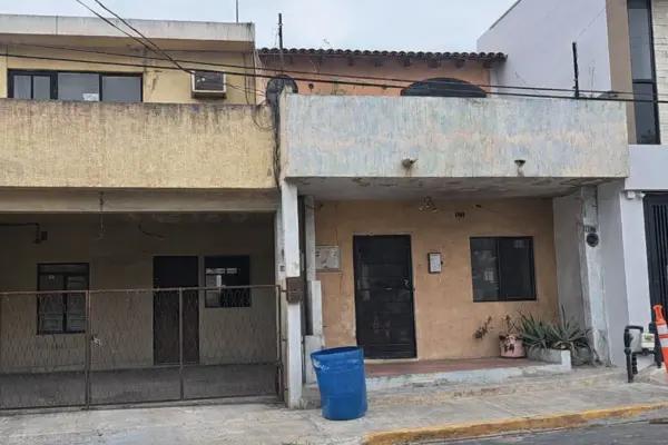 casa en el centro de san pedro para remodelar