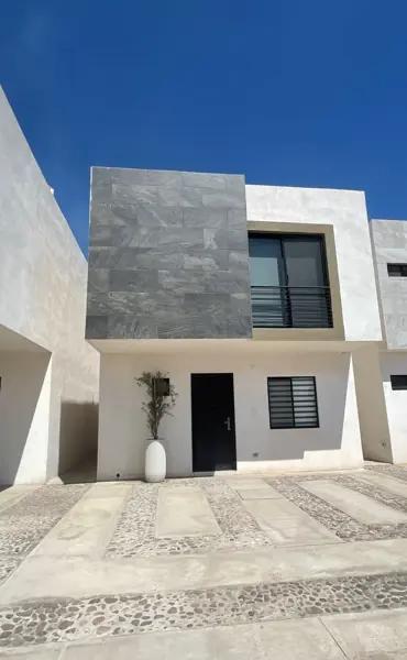 CASA EN VENTA NOGALERA RESIDENCIAL