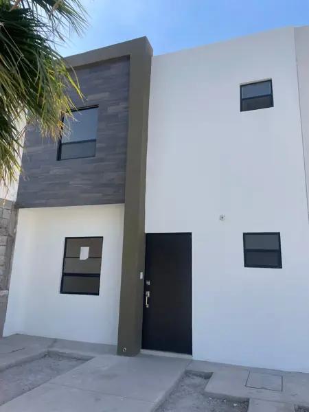 Moderna Casa en Venta en Tabachines, Gómez Palacio