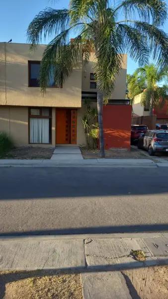 CASA EN VENTA FRACC PUERTA REAL PRIMERA SECC EN QRO