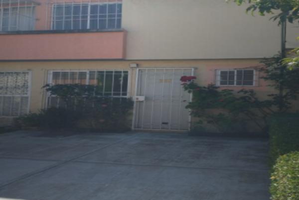 COMPRASELA AL BANCO LA Casa de Entrega Inmediata en Paseos de las Trojes, Temoaya, Estado de México