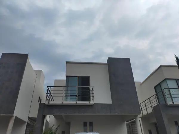 Casa en venta en Residencial del.Patqie en privada,  3 rec, estancia doble altura, sala tv
