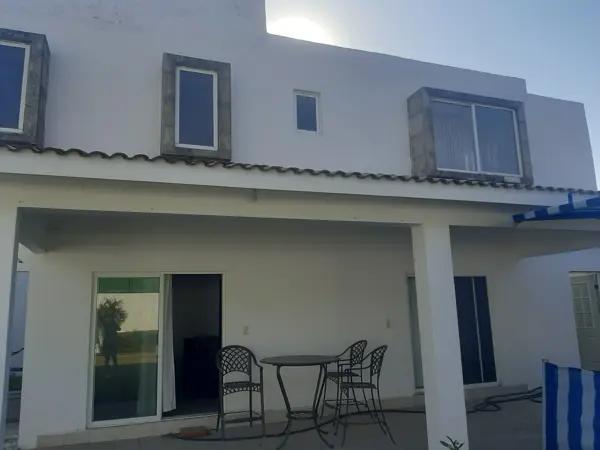 OPORTUNIDAD SOLO CONTADO CASA CON ALBERCA Y AMPLIO JARDIN OPORTUNIDAD SOLO CONTADO CASA CON ALBERCA Y AMPLIO JARDIN