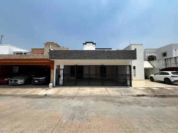 Casa en venta en privada Guayacán frente hospital Ángeles, Tabasco 2000. $4´100,000