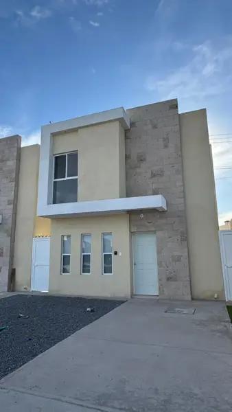 Casa en venta en fraccionamiento sobre el Blvd Torreón 2000, Loma Real