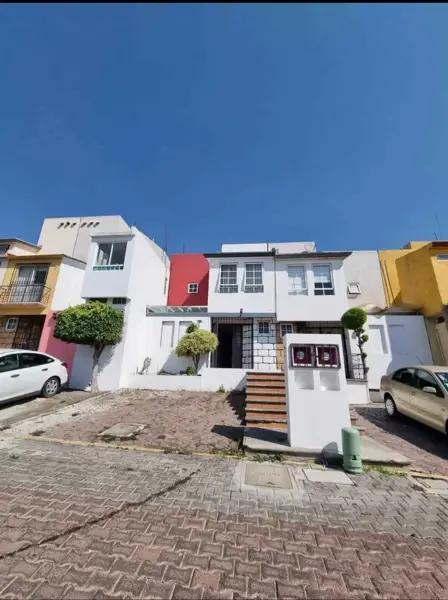 CASA EN RENTA EN FRACCIONAMIENTO - LOMAS DEL ÁNGEL