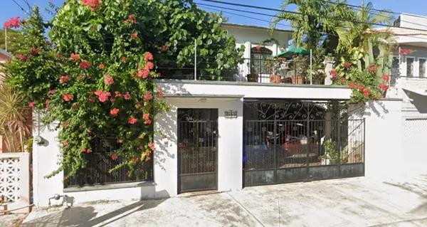 CASA EN VENTA EN PLUTARCO ELÍAS CALLES, CHETUMAL, QUINTANA ROO.