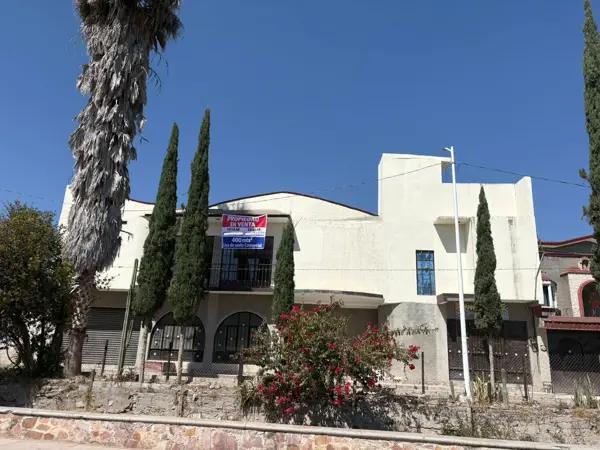 Venta de salón de eventos con uso comercial en Dolores Hidalgo
