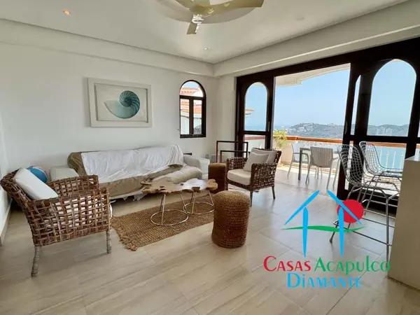 Departamento con terraza y vista a la bahía de Puerto Marqués