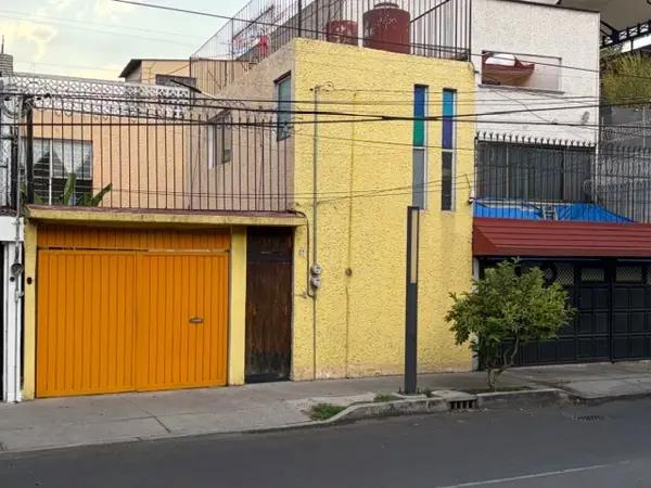 SE VENDE CASA Y DEPARTAMENTO EN MISMO PREDIO