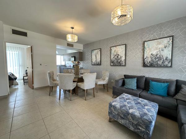 Casa en Venta con Habitación en Planta Baja